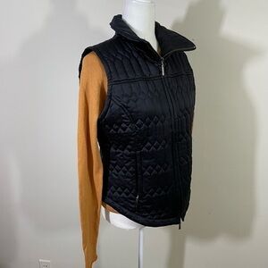 Context sz med black quilted vest in very soft fabric